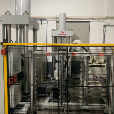 機（jī）器人全自動液壓拉伸試驗（yàn）機（一拖二）-LZW係（xì）列